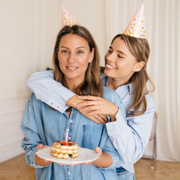 Подарок маме на день рождения: топ-80 оригинальных идей
