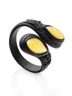 Стильное необычное кольцо из янтаря в коже «Змейка тонкая двойная» Amberhol