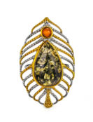 Эффектное кольцо «Павлин» из серебра с позолотой и зелёного янтаря Amberhol