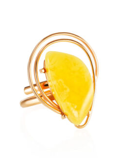 Эффектное кольцо из позолоченного серебра и медового янтаря «Риальто» Amber