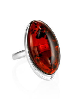 Кольцо «Лагуна» с натуральным янтарем темно-вишневого цвета в изящном обрам