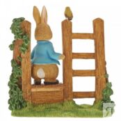 Статуэтка Jim Shore Peter Rabbit on Wooden Stile PSK-A29835 фото 3