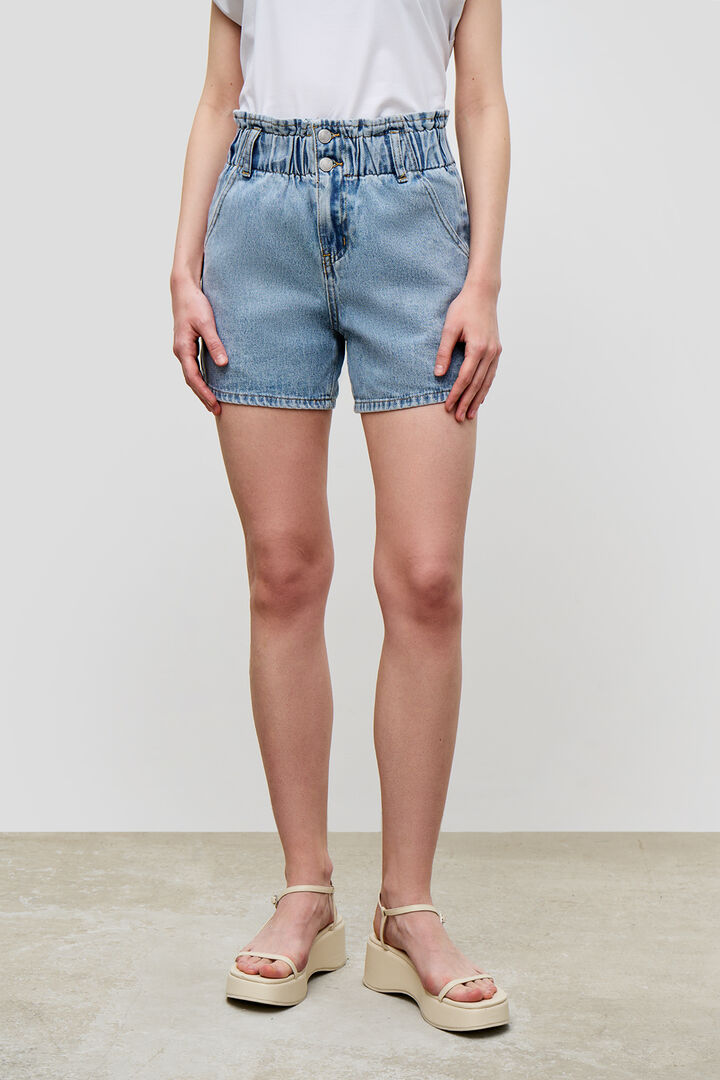 Короткие джинсовые прямые шорты на резинке (арт. baon B3223011)