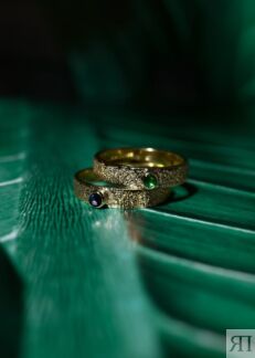 Обручальные кольца (пара) с бриллиантовой фактурой 4 мм и камнем 3 мм Au.58