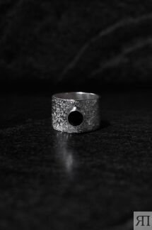 Кольцо с бриллиантовой фактурой 13 мм с/к черная шпинель Ag.925